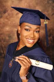 Carissa Mack's Instagram, Twitter & Facebook