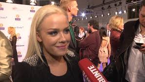 Wie das war und es heute ist, erzähle ich euch in diesem video. Kim Gloss Nicht Mehr Zu Erkennen Bunte De