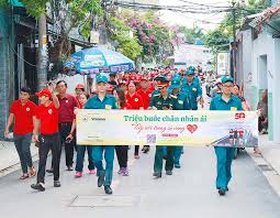 Quận 4: Hơn 200 người háo hức tham gia chiến dịch “Triệu bước chân nhân ái  – Tiếp nối trang sử vàng”
