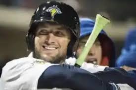 Madigan: Tebow delighting minor league baseball crowds