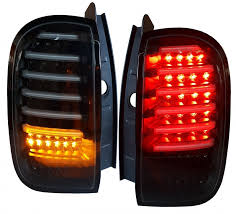 The dacia duster range has enough variants to suit the broad requirements of most families. Led Ruckleuchten Dacia Duster 09 Schwarz Dynamischer Blinker