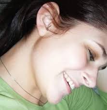 🐸 A Frog's Eye Flap 👀 With their big eyes, it is no surprise that eye  injuries are common in frogs. Such was the case of this Green Tree Frog  that recently