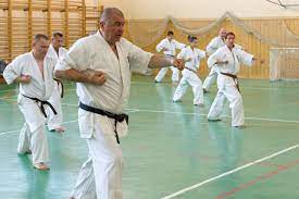 Úton isten felé szeptember 13, 2020 Shihan Furko Kalman Ma Is Csak A Kitartoakbol Lesznek Eredmenyes Versenyzok Szent Korona Radio