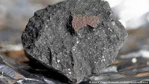 Por ejemplo, la lluvia de meteoritos oriónidas, que se produce alrededor del 21 de octubre de cada año, aparenta originarse cerca de la constelación de orión, el cazador. Un Raro Meteorito Podria Entregar Nuevas Claves Sobre El Origen De La Vida En La Tierra Ciencia Y Ecologia Dw 12 07 2021