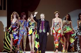 Vests were a '90s staple. Fashiontrivia The Iconic Designers Of The 90s