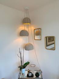 Lampe de chevet en papier mâché design. Luminaire Suspension Grappe A 3 Globes Les Bernadettes