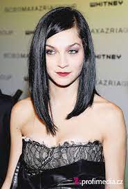 Pin By Raquel Corrales On Hair Hair Styles Long Angled Bob Long Bob Hairstyles