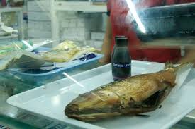Makanan khas lampung ini dijamin bikin lidah berasa bergoyang karena hidangan ini dilengkapi dengan cabai yang pedas dan ditaburi bumbu yang gurih. Lembutnya Daging Ikan Bandeng Presto Khas Semarang Indonesia Kaya