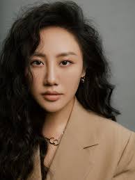 Văn Mai Hương không tự nhận mình là 'đại minh tinh'