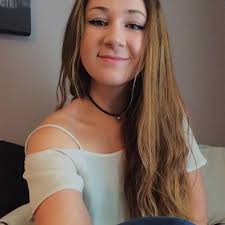 Rhianne Williams (@rhiannewilliamz)