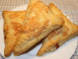 Pizzataschen Aus Blatterteig Von May68 Chefkoch Rezept Pizzataschen Pizza Taschen Rezepte