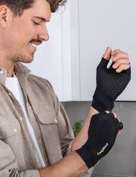 Amazon.com: ComfyBrace Copper Infused Compression Arthritis Gloves for Hand  & Finger Relief from pain/swelling caused by Rheumatoid Arthritis, Carpal  Tunnel, Tendonitis and Poor Circulation, Fits Men & Women : Health &  Household