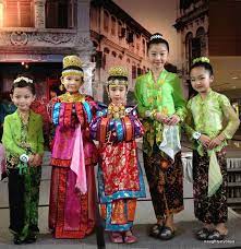 Joget serampang laut ceria bersama jamilah azizul haqim. Baba Nyonya Traditional Dance And Song A Love Cross Two Culture