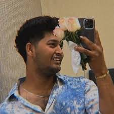 AMAN SHAIKH (@amam.vlg)