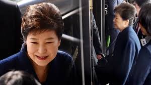 현장영상 박근혜 전 대통령 퇴원부터 사저 도착까지.윤석열 당선인 반응은? ë‹¨ì •í•œ ë³µìž¥ íœ ì²´ì–´ ì—†ì´ ë°•ê·¼í˜œ ì‚¬ì „íˆ¬í'œ ì™„ë£Œ ì„œìš¸ì‹ ë¬¸