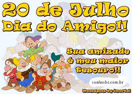 Afinal, todo apaixonado tem potencial para poeta, pois a sensibilidade floresce junto com a paixão e a capacidade de apreciar pequenos gestos. Frases Para O Dia Do Amigo