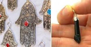 El ojo turco, en árabe nazar, es un amuleto contra el mal de ojo que tiene su origen en los fenicios. Podemos Atraer La Buena Suerte Prueba Los 5 Amuletos Mas Usados En El Mundo Bioguia