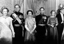 Per il giubileo d'argento (25 anni sul trono) nel 1977; Tutto Ma Proprio Tutto Quello Che Vorreste Sapere Sulla Regina Elisabetta Politica