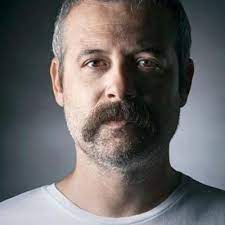 Levent Uzumcu Kimdir Maksatbilgi Unluler Fotograf Biyografiler