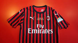 All the latest news on the team and club, info on matches, tickets and official stores. Ac Milan Regala Camisetas Especiales Al Personal De Salud De Su Ciudad