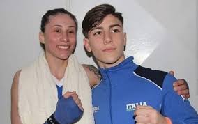 Saro mette in guardia irma sul fatto che la polizia non sta indagando sulla morte del fratello e le consiglia di rivolgersi al sindaco belgrano. Successo Per Il Boxing Day Al Renanera Irma Testa Il Mio Sogno Portare Il Maestro Lucio A Tokyo Lo Strillone
