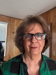 Tips for short hair that looks fuzzy after a few days