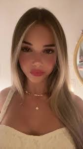 Catherine Bourbonnais's Instagram, Twitter & Facebook