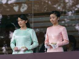 She also hugged her younger sister, princess kako, before leaving the . Datei Princess Mako And Princess Kako At The Tokyo Imperial Palace Jpg Wikipedia