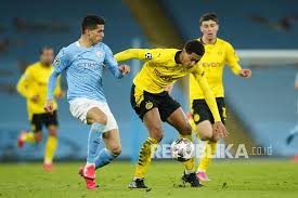 The referee for this match is {{ mactrl.match.refereename }}. Lima Fakta Menarik Jelang Dortmund Vs Manchester City Republika Online