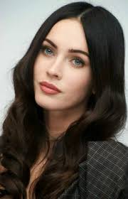 Actress With Green Eyes And Black Hair Pin By Beth Adams On Models Black Hair Pale Skin Brown Hair Pale Skin Hair Pale Skin