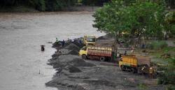 Harga satuan upah dan bahan yang digunakan berdasarkan daftar harga satuan bahan bangunan tahun 2017 untuk wilayah sulawesi selatan yang ditampilkan pada tabel berikut. Awal Tahun Harga Bahan Bangunan Stabil Di Makassar Tribun Timur