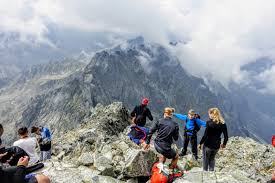 Przez licznych turystów są rysy uważane za miejsce najpiękniejszych widoków do wszystkich stron świata. Hiking To Rysy Peak The Highest Mountain In Poland