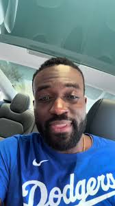 Red flag or green flag?! 🚩🚦#greenflags #redflags #honesty #phonewallpaper