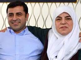 Peki ama korkmaz kimdir ve neden bu ilişkiler ağı içerisinde yer alıyor? Demirtas In Annesi Benim Cocugum Teroristse Niye Cumhurbaskani Adayi Oldu Independent Turkce