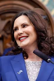 Gov. Whitmer shuts down 2024 presidential talk but doesn't hide her  ambitions