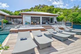 Pin By Bedouet On Maisons Cuisines Beautiful Villas Luxury Retreats Luxury Property