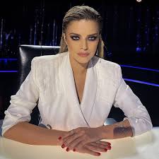 Românii au talent este o emisiune difuzata de pro tv în prime time, la ora 20.30. Romanii Au Talent 2021 Ax0dv Otncb5em Emisiunea Ii Are Drept Prezentatori Pe Smiley È™i PaveÈ™ BartoÈ™