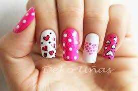 Presentamos todas las tendencias en uñas decoradas 2021 que se encuentran de moda y que puedes lucir cuando desees. Corazones Hearts Unas De Lunares Hermosos Disenos De Unas Unas Decoradas Con Corazones