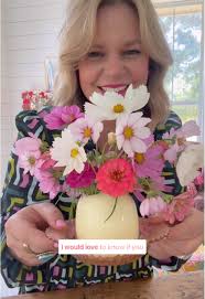 Toothbrush Holder Floral Frog: A Thrifted DIY Hack