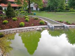 Außerdem zählen zu unseren leistungen: Bachlauf Galabau Mahler Wasserlauf Garten