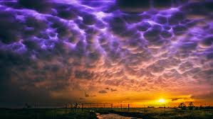 Скачать стоковые фото mammatus cloud. Rare Mammatus Clouds Create Especially Breathtaking Scenes