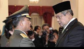 Senior saya yang saya hormati, ujar moeldoko dalam sampai dengan saat ini, moeldoko tetap menghormati sby dan tidak akan berubah sampai kapapun. Rivalitas Sby Dan Moeldoko Peran Senior Dan Jejak Rivalitas Satuan