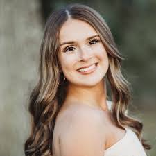 Amber Amis's Instagram, Twitter & Facebook