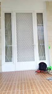 Kombinasi garis tegak dan datar adalah hiasan paling umum. Pintu Sliding Aluminium Pintu Rumah Minimalis Pintu Panel Aluminium Surabaya Pintu Minimalis Putih Pintu Minimalis Kaca Pintu Minimalis Pintu Kasa Aluminium Surabaya Pintu Kamar Mandi Jual Jendela Aluminium Pintu Expanda Pintu Kasa Nyamuk Pintu