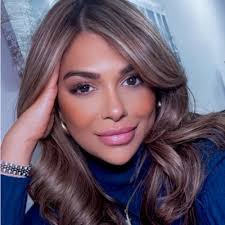 Anna Carnevale (@aepop2)