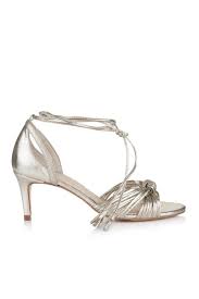 Shoppen sie sandalen und sandaletten für damen im sarenza sale zu schnäppchenpreisen. Brautschuhe In Metallic Gold Vintage Stil Maria Noni