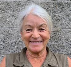 Betsy Rollins's Instagram, Twitter & Facebook