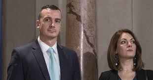 Ecco quali sono i ministri più presenti e. La Versione Di Casalino Non E Che Dietro Tutto Questo C E Un Manina Il Foglio