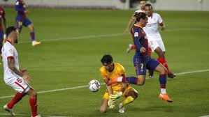 Karim rekik (sevilla) left footed shot from outside the box is too high. Fc Barcelona La Liga Barcelona Vs Sevilla A 6 1 Comeback Two Copa Del Rey Finals Rakitic Marca In English