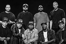 Doch mit dem ruhm gehen. Straight Outta Compton Cast Moonstar